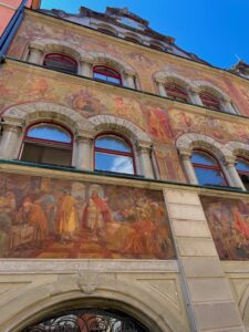 Wandmalerei an der Marktstätte in Konstanz.